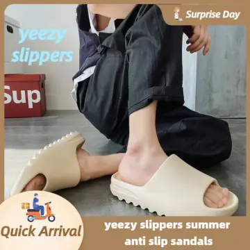 Yeezy discount soft slippers