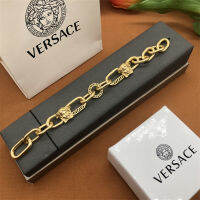 Versace กำไลข้อมือโซ่ใหม่สำหรับผู้หญิงกำไลข้อมือคุณภาพสูงเครื่องประดับผู้หญิงแฟชั่นหรูหราเบาพร้อมกล่องของขวัญ