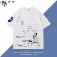 JQGQ Store Nasa Astronaut เสื้อยืดแขนสั้นสำหรับผู้ชาย,เสื้อครึ่งแขนพิมพ์ลายเสื้อยาวปิดถึงก้นอินเทรนด์สไตล์ฮ่องกง