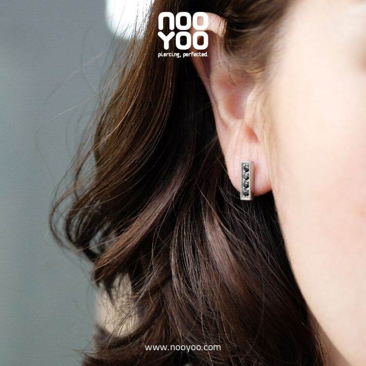 nooyoo-ต่างหูสำหรับผิวแพ้ง่าย-pave-bar-cz-ดำ-ขาว