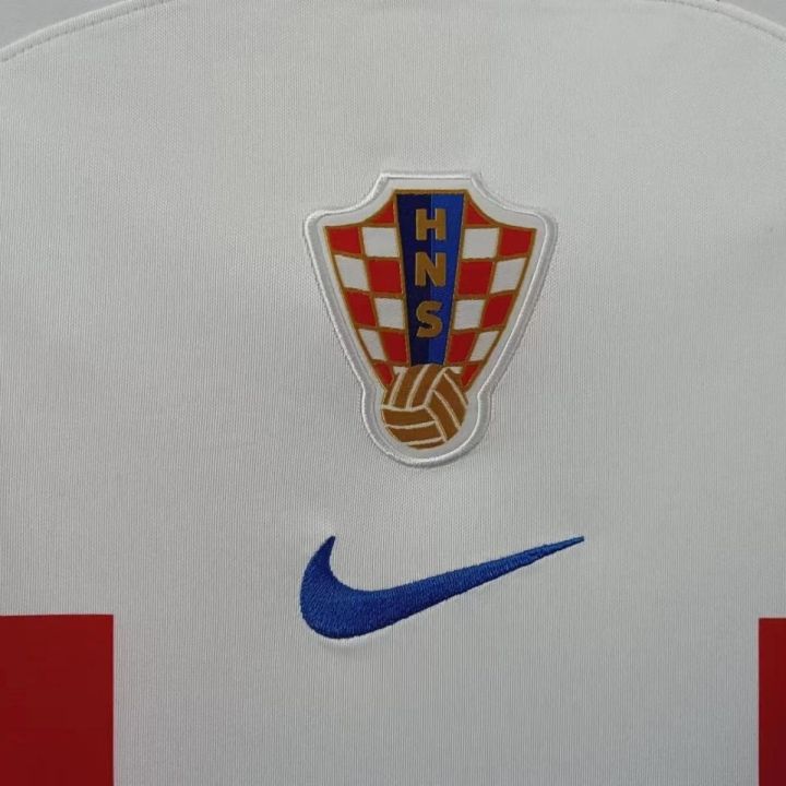 22-fans-version-of-croatia-at-home-to-red-and-white-sapphire-away-kit-the-yards