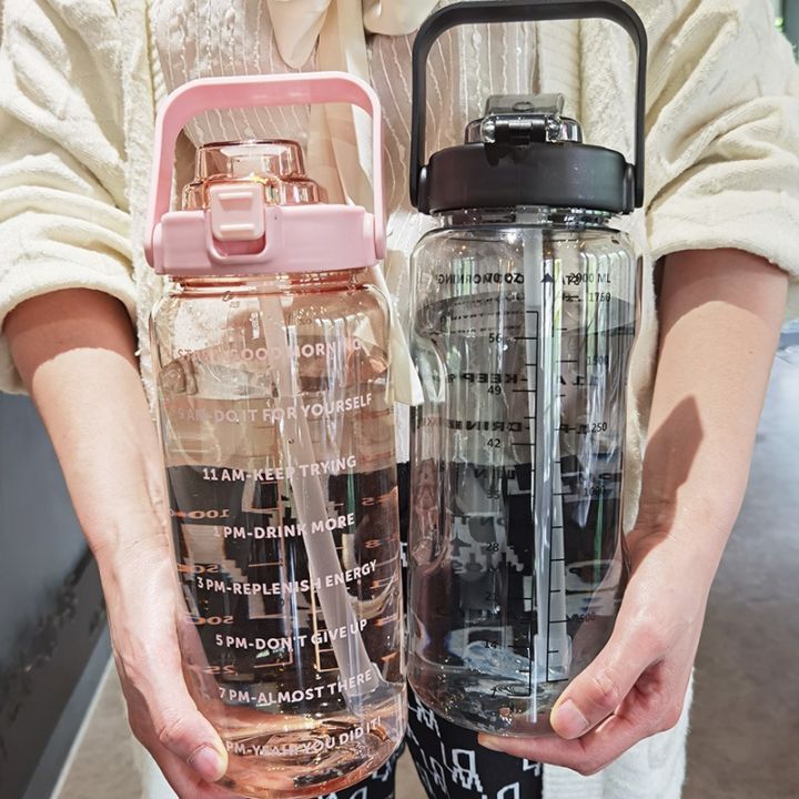 high-end-cups-2ลิตรขวดน้ำด้วยฟางหญิงสาวขนาดใหญ่แบบพกพาขวดเดินทางกีฬาออกกำลังกายถ้วยฤดูร้อนน้ำเย็นที่มีขนาดเวลา