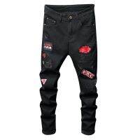 【YD】 Sokotoo Mens red flower letters embroidery black jeans Fahion badge stretch denim