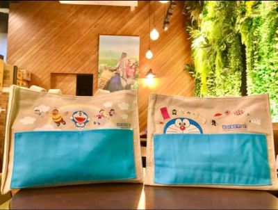 กระเป๋าผ้า Doraemon Canvas Tote Bag คาเฟ่อเมซอน Limited Edition