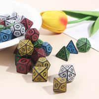 【LZ】 7 pçs/set polyhedral 7-morrer esculpido padrão conjunto de dados d4 d6 d8 d10 d   d12 d20 para a festa da família desktop jogo de tabuleiro