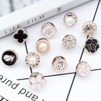 【CW】 10Pcs Fashion Brooch Pin Decoration Anti Exposure Buckle Neck Fastener Accessory New