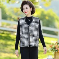 ₪☍ The new 2022 middle-aged mother vest outside the autumn and winter wear loose grid small sweet wind tight tank top coat at home