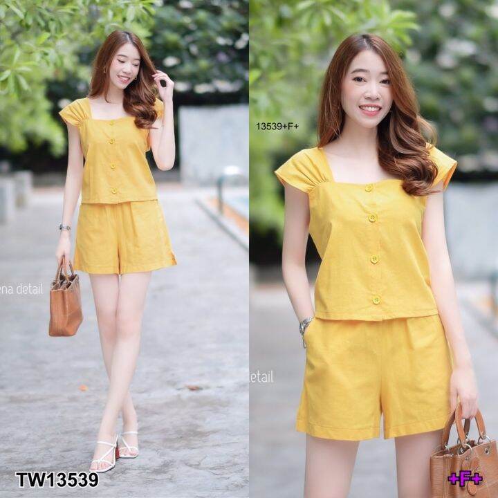 tw13539-set-เสื้อครอปแขนล้ำ-กางเกงขาสั้น