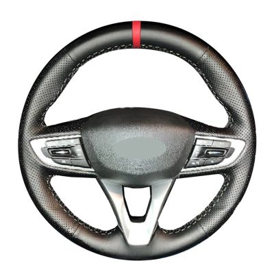 การเย็บผ้าแบบใช้มือปลอกหุ้มพวงมาลัยรถยนต์สัญลักษณ์ด้านบนสีแดงสำหรับ Chevrolet Tracker IV 2019 2020 2021ตัวป้องกัน2022