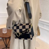 [Free ship] high-end womens autumn and winter 2022 new trendy checkerboard Messenger weaving square