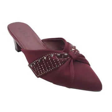 Maroon hot sale sandals heels