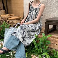 เสื้อผ้าแฟชั่นสำหรับสุภาพสตรี Ink printed skirt with shoulder-straps female retro floral texture fold is pregnant women dress in long dress tide