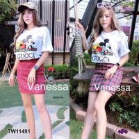 P11491 	Set 2 ชิ้น เสื้อยืแขนสั้นสรีนการ์ตูน + กระโปรงสั้นลายสก็อต Set of 2 pieces, short sleeve t-shirt with cartoon screen + plaid short skirt.