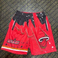 กางเกงมีกระเป๋าขายดี2023 Miami Heat ผู้ชายพิมพ์ลายสวิงแมนกางเกงขาสั้นผ้ายืด-แดง