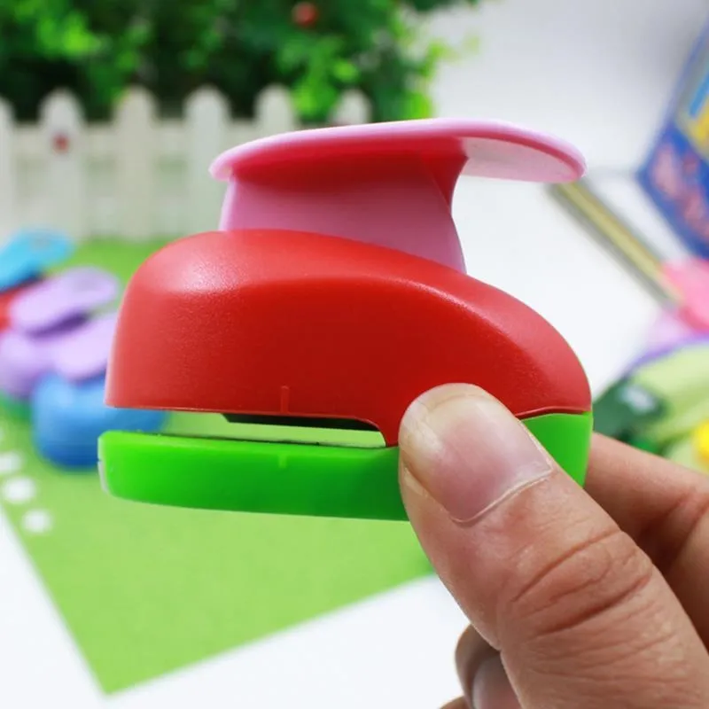 CC】 Plastic Heart-shaped Hole Punch Embossing Device Children 39;s  Educational Scrapbooking Machine Manual Paper Cutter Puncher