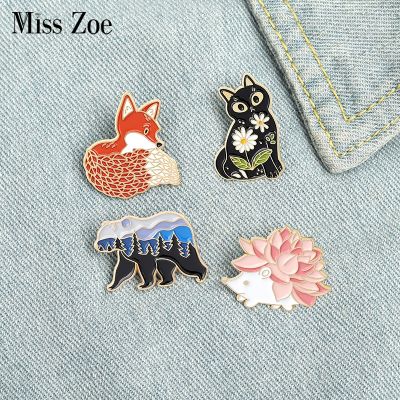 【CW】 Garden Enamel Pin Custom Hedgehog Brooches Lapel Cartoon Badge Jewelry for Kids