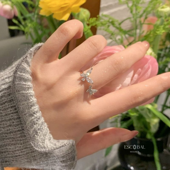 escobal-พร้อมส่ง-แหวนเงินแท้-butterfly-girl-แหวนเพชรแถวอัญมณีมงคล-แหวนเพชร-cz-แหวนแฟชั่น-แหวนผู้หญิง-แหวนปรับขนาดได้