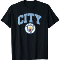 เสื้อยืดคอกลมเสื้อยืดผ้าฝ้ายพิมพ์ลายแฟชั่น เสื้อยืดแขนสั้น พิมพ์ลายโลโก้ Manchester City Football Club Arch แฟชั่นสําหรับผู้ชาย และผู S-5XL