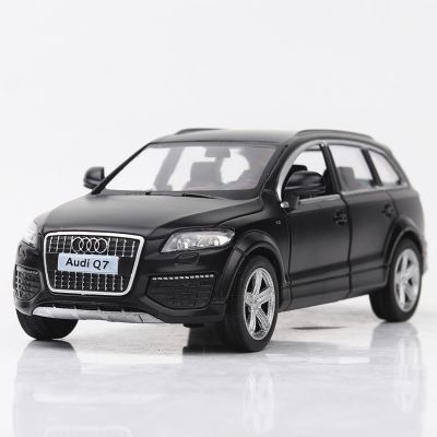 1:36 Audi Q7 Luxury Large SUV Alloy Car Model Christmas Gifts Simulation Exquisite Diecast Toy Vehicles Kids Toys A12