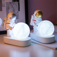 Astronaut Spaceman LED Night Light Boy Boy Bedroom Bedside Desktop Creative Decoration Home Decoration Gift Resin Lamp