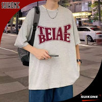 Suikone สไตล์แขนสั้นลำลองขี้เกียจสไตล์เกาหลีเสื้อยืดแบบหลวมพิมพ์ลายตัวอักษรคอกลมของผู้ชาย