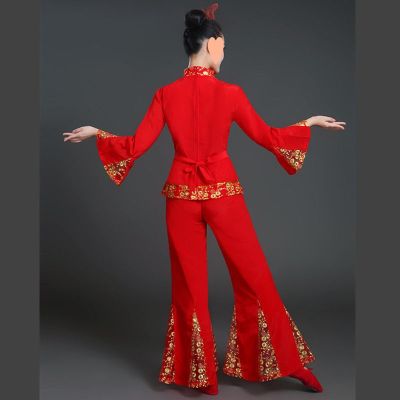 เสื้อผ้าเต้นรำแบบสแควร์ใหม่เสื้อผ้า Yangko วัยกลางคนและผู้สูงอายุเสื้อผ้าเต้นรำพัดลมเสื้อผ้าการแสดงเต้นรำชาติพันธุ์ชุดผู้หญิง