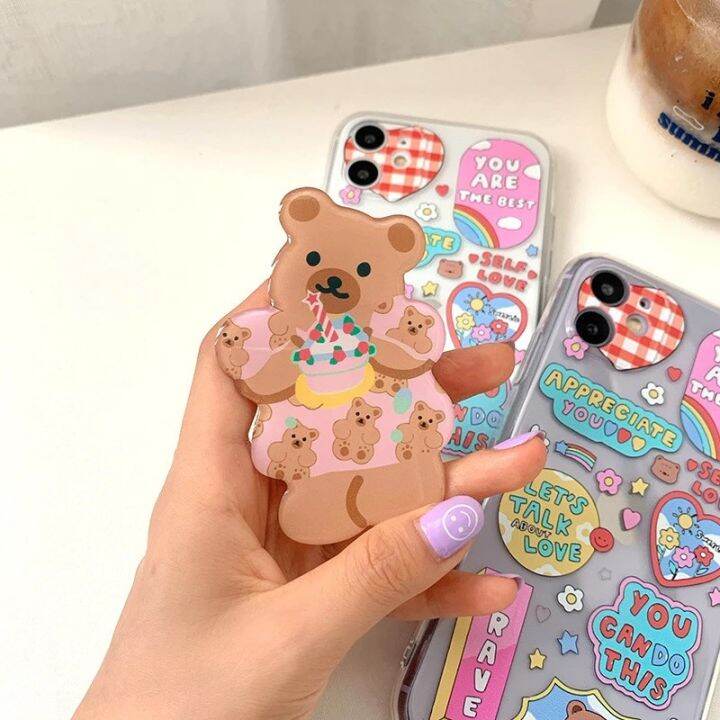 griptok-ติดศัพ์มือถือลายน้องหมีสีน้ำตาลถือเค้ก-popsocket-ติดมือถือสไตล์เกาหลี