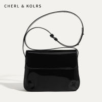 CHERL &amp; KOLRS กระเป๋าสะพายพาดลำตัวทรงสี่เหลี่ยมรองเท้าหนังสีแดงแฟชั่นวินเทจสไตล์ฮ่องกงกระเป๋าสะพายไหล่ของผู้หญิง