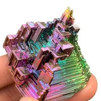 Natural Green Metal Stone Quartz Bismuth Ore Rough Pyramid Gift Rainbow Bismuth Specimen Crystal Healing Mineral Home Decoration