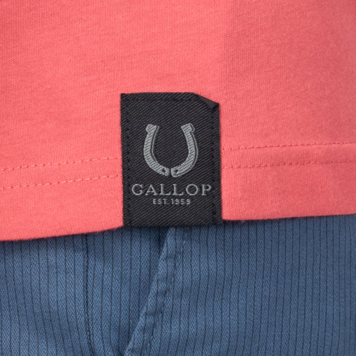 gallop-เสื้อยืดผ้าคอตตอนพิมพ์ลาย-graphic-tee-รุ่น-gt9102-สี-rose-berry-แดงเบอร์รี่-ราคาปกติ-790-816