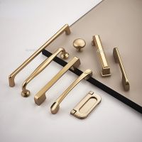 Golden Simple Fashion Aluminum Alloy Furniture Handles Bookcase Handles Wine Cabinet Handles Door Knob Handles for Cabinet