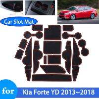 แผ่นรองช่องใส่รถกันลื่นสำหรับ KIA Forte YD K3 Cerato 2013 2014 2015 2016 2018กันลื่นเสื่อร่องประตูถ้วยตกแต่ง