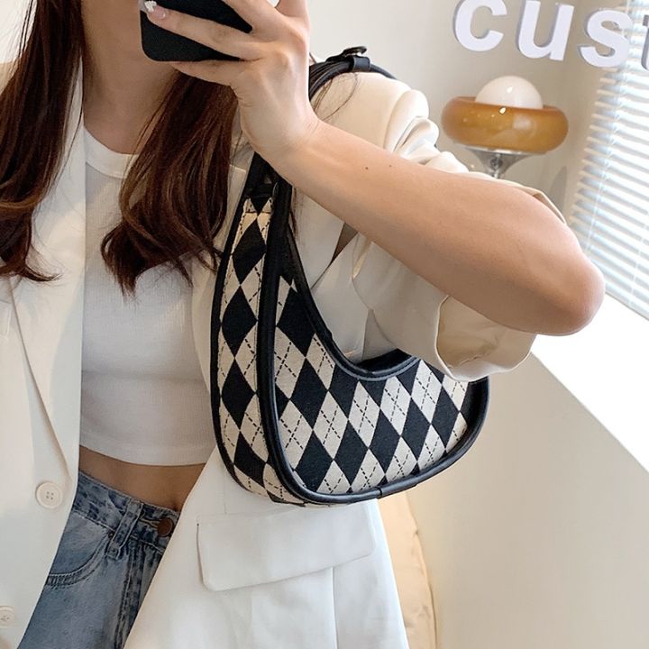 female-fashion-joker-crescent-bag-2022-summer-new-leisure-shoulder-bag-is-contracted-ling-canvas-alar-package