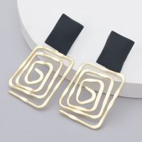 Fashion Simple Metal Back Shape Geometric Earrings Womens Popular Creative Drop Earrings Retro Party Jewelry Accessories