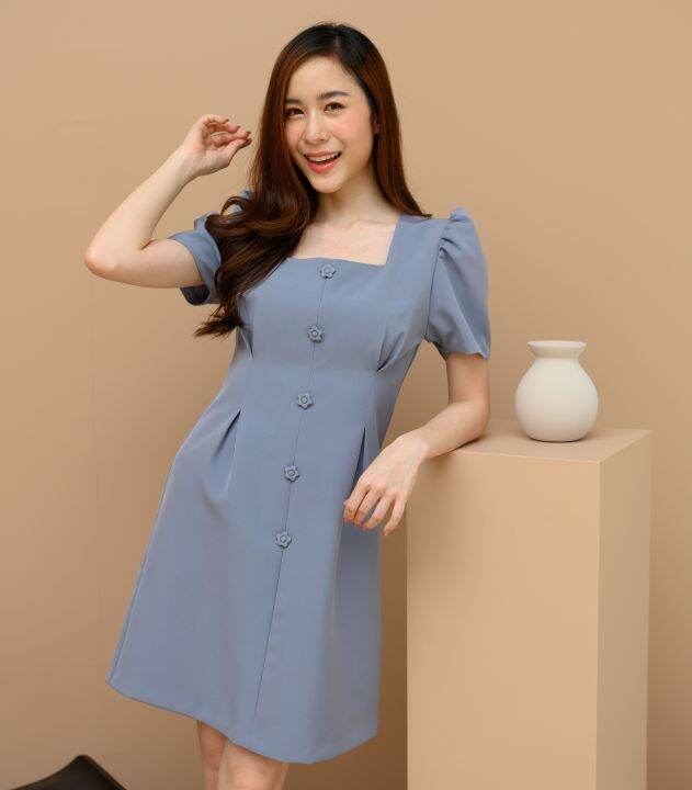 pre-order-techinee-columbia-dress-เดรสแขนพองคอเหลี่ยมแต่งกระดุมดอกไม้