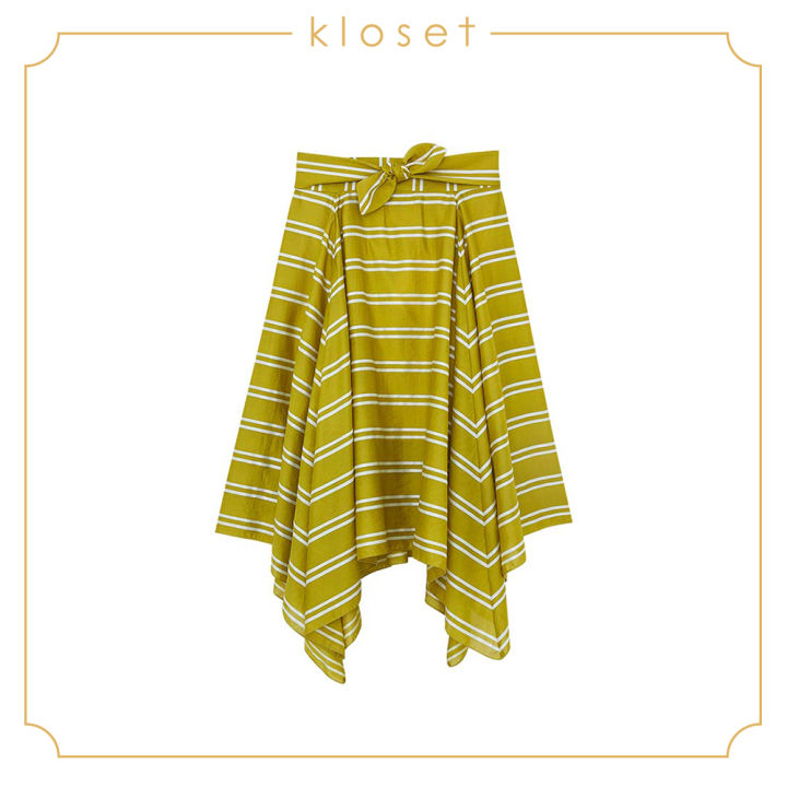 kloset-striped-asymmetric-skirt-ss20-s006-กระโปรงแฟชั่น-กระโปรงลายริ้ว-เสื้อผ้าแฟชั่น