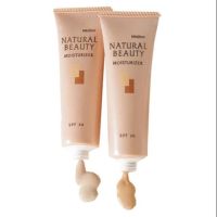 ครีมรองพื้น + มอยเจอร์ไรเซอร์ Mistine Natural Beauty Moisturizer SPF 20