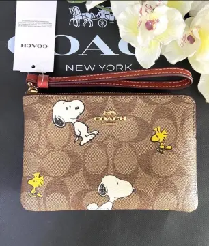 Coach discount snoopy wristlet