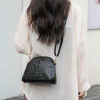 【Ready】⚡ Genuine leather texture new shell bag ancient style Korean temperament high-end high-value small bag crocodile pattern fashion womens bag