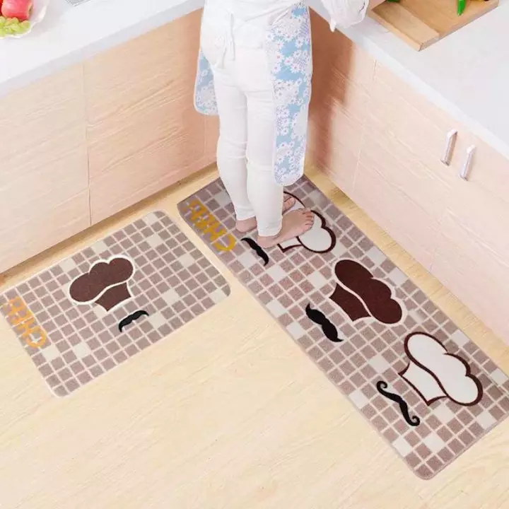 Thảm để nhà bếp không chỉ giúp bảo vệ sàn nhà mà còn là một phụ kiện đáng yêu để tạo điểm nhấn cho không gian nhà bếp của bạn.