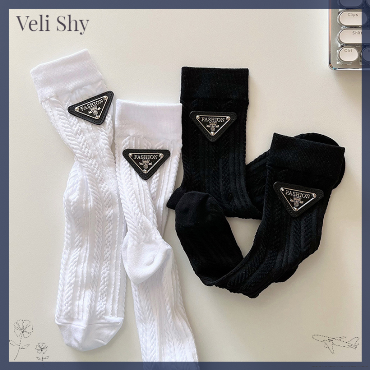 veli-shy-ถุงเท้าแฟชั่นใหม่มีตัวอักษรสไตล์ยุโรปถุงเท้าปักลายให้ความอุ่นผ้าฝ้ายถุงเท้าทึบแบบลำลองบุคลิกภาพ1คู่