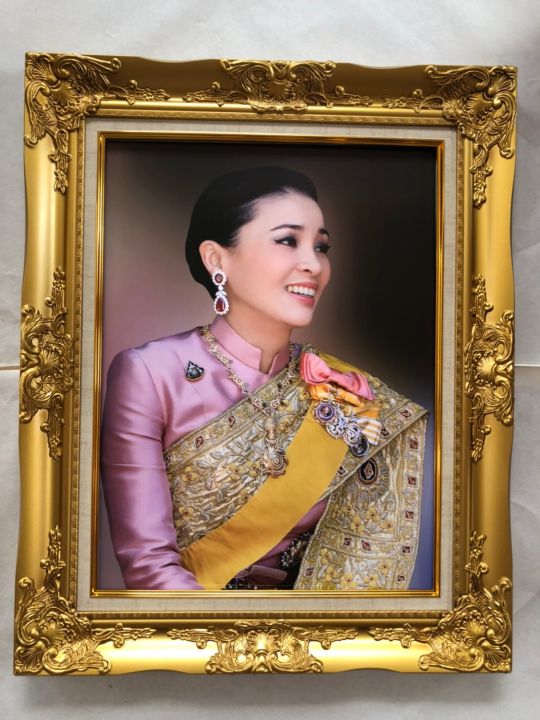 กรอบรูปหลุยส์ภาพราชินีเดี่ยว-กรอบรูปขนาด-21x26-นิ้ว-ภาพมงคล-เสริมฮวงจุ้ย-ตกแต่งบ้าน-ของขวัญ-ของที่ระลึก