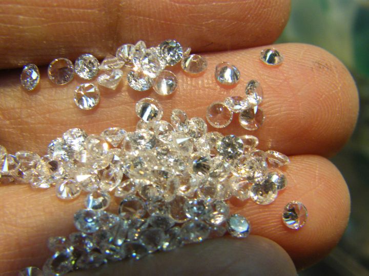 cz-เพชรรัสเซีย-สีขาวกลมขนาด-ทรงกลม-2-10-มิล-100-เม็ด-white-round-cut-size-2-10mm-100pcs-cubic-zirconia-american-diamond-stone