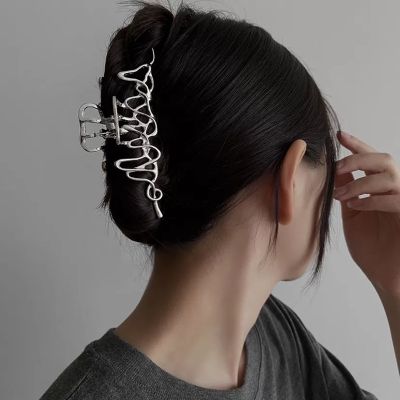 【CW】 Personality geometric design liquid shape claw-style hairpin female special-shaped disc hair strong non-slip big grasping clip