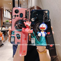 Phone Case เคส OPPO Reno10 Reno10Pro + Plus 5G เคสลายกล้องบลูเรย์อินเทรนด์พร้อมสายคล้องตุ๊กตาการ์ตูนน่ารักฝาหลัง2023