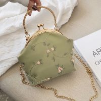 【Hot Sale】 mouth gold bag women 2023 new retro Chinese style with cheongsam fresh shell