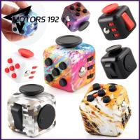 MOTORS-192 SHOP ของขวัญสำหรับผู้ใหญ่สำหรับเด็ก Magic Cube แบบพกพา บรรเทาความวิตกกังวล ของเล่นต่อต้านความเครียด Fidget Cube ลูกเต๋าบีบอัด ออทิสติก