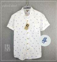 Capture Shirt เสื้อเชิ้ตผู้ชาย คอปก แขนสั้น ผ้า oxford ลายร่มชายหาด สีขาว มีถึงอก 48 นิ้ว