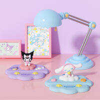 ของแท้ Sanrio Cinnamoroll Kuromi ตัวเลขสร้างสรรค์น่ารักที่เรียบง่ายแบบพกพาศัพท์มือถือแท็บเล็ตยืนตุ๊กตาตกแต่งของขวัญสำหรับเด็ก