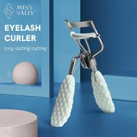 【Howland  Beauty makeup】 Miss Sally Professional Carbon Steel Eyelash Curler With 2Pcs Replacement Pads Make-Up For Women Eyelashes Curling Makeup Tools